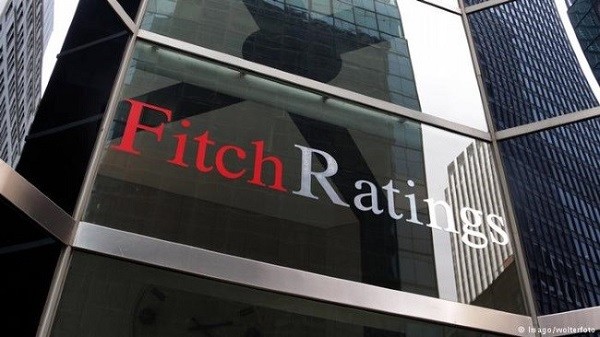 fitch parla di recessione per italia